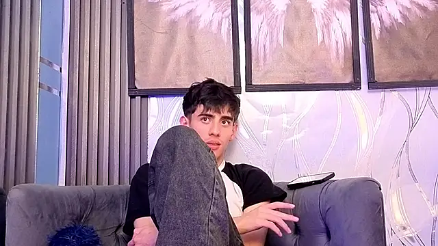 demian_hot99 live cam on StripChat