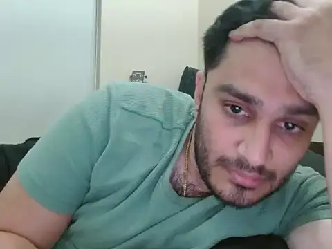 robintoit live cam on StripChat