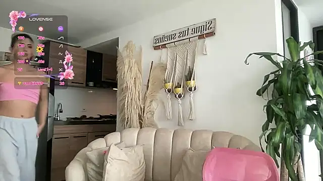 isa_fox_23 live cam on StripChat