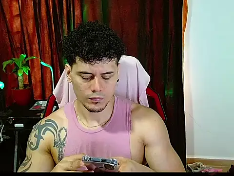 Logan0626 live cam on StripChat