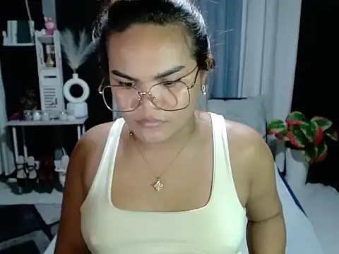 Kendallfoxx live cam on StripChat