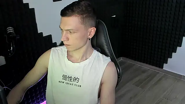 More_than_friend live cam on StripChat