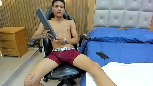 Mael_Jason live cam on StripChat