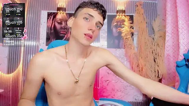 latino_boyy_ live cam on StripChat