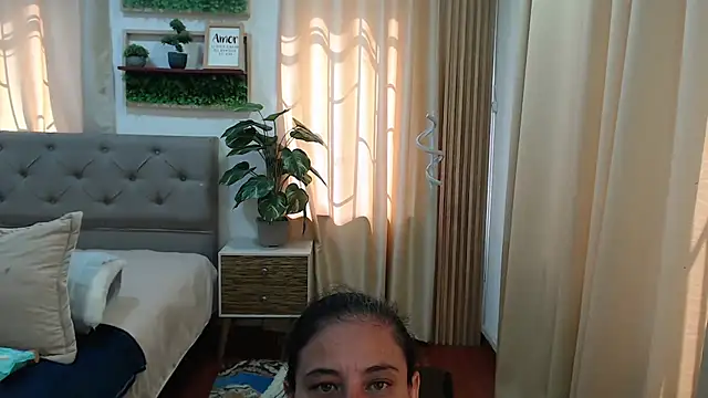 sasi_luna - Sasi_luna's free webcam - UK Sex Cams
