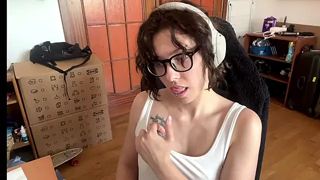 PillowPeachX live cam on StripChat
