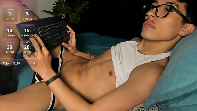 tim__fox live cam on StripChat