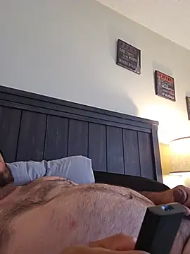Roddog18 live cam on StripChat