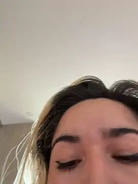 Live sex cam of violet-grey