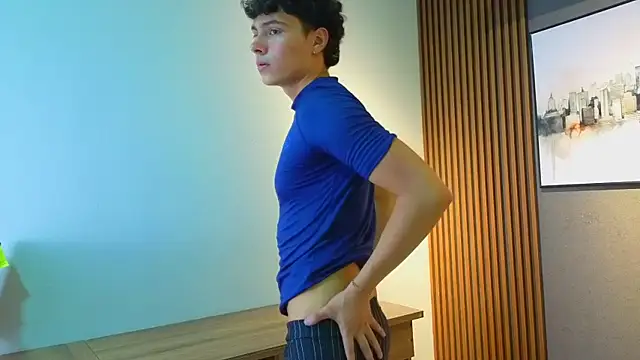 Esteban_Fire live cam on StripChat