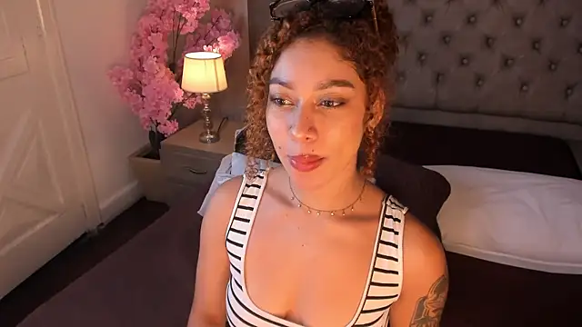 Sienna_brunette webcam