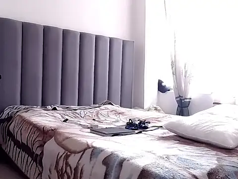 saara_johnson496 webcam