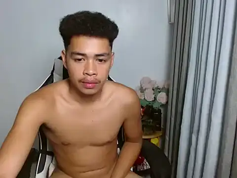 curlyasian_njxx webcam