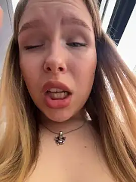Liza_risky webcam