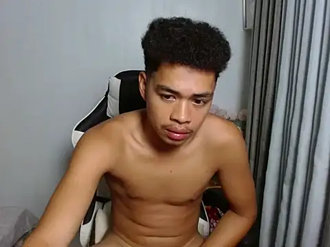 curlyasian_njxx webcam