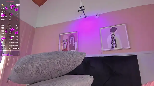 elodie_walker live cam on StripChat