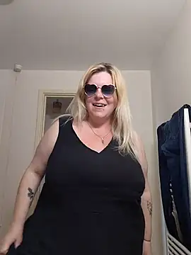 pinkieMilfPUSY webcam