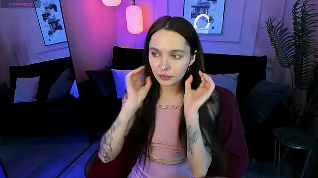 ChloeSunny live cam on StripChat
