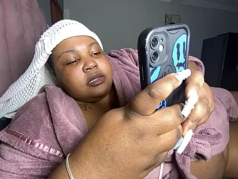 MissLola27 webcam