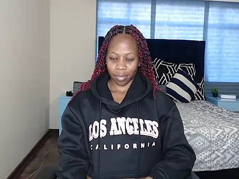 QUEENMANDYY webcam