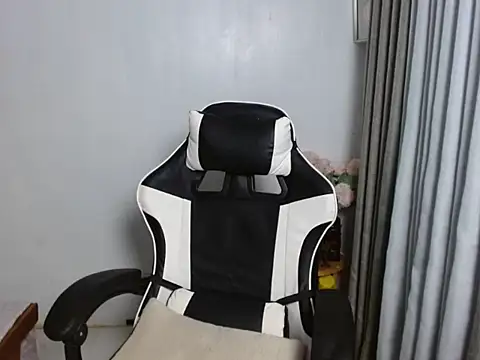 curlyasian_njxx webcam