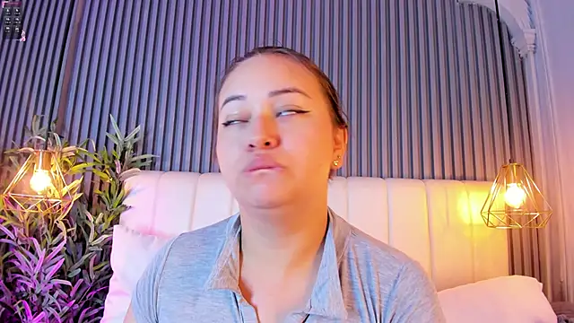 AnaisClark webcam