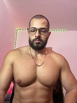 magnumchris live cam on StripChat