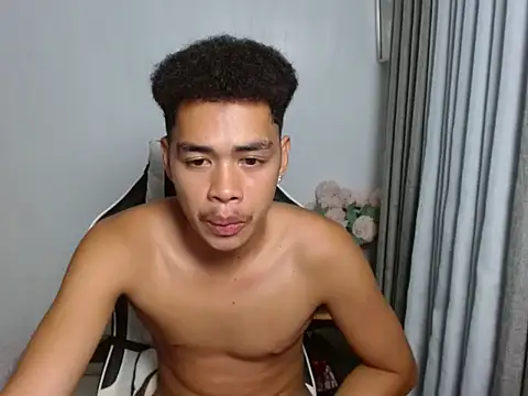 curlyasian_njxx webcam