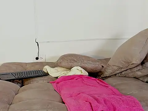 ArohomLester_ webcam