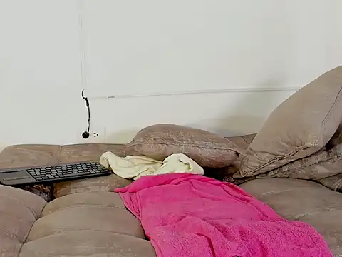 ArohomLester_ webcam