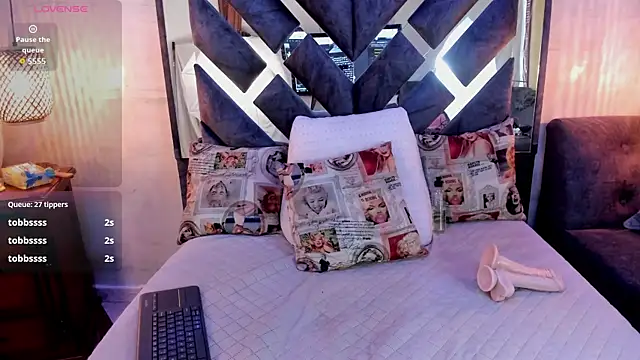annie_vega17_ webcam