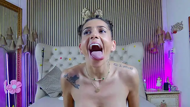 PlayfulShow webcam