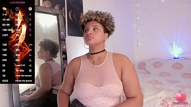 chloe_kisses webcam