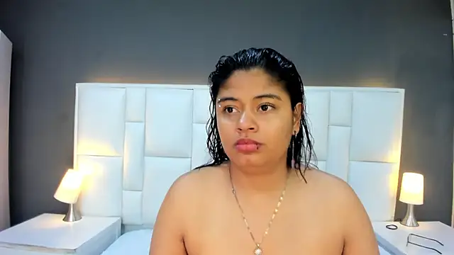yeral2017 live cam on StripChat