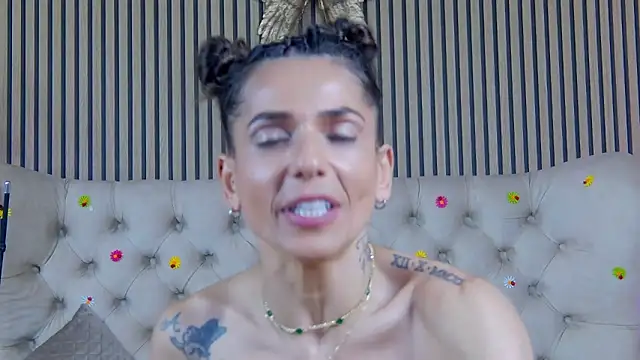 PlayfulShow webcam