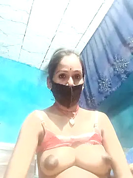 Nandani-758 webcam