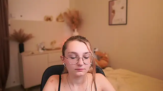 Sophielux18 webcam