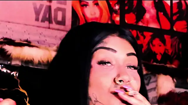 indian_dreamgirl webcam