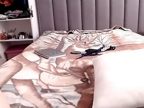 saara_johnson496 webcam