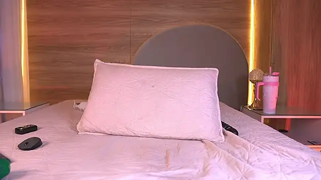 alexaa_walker webcam