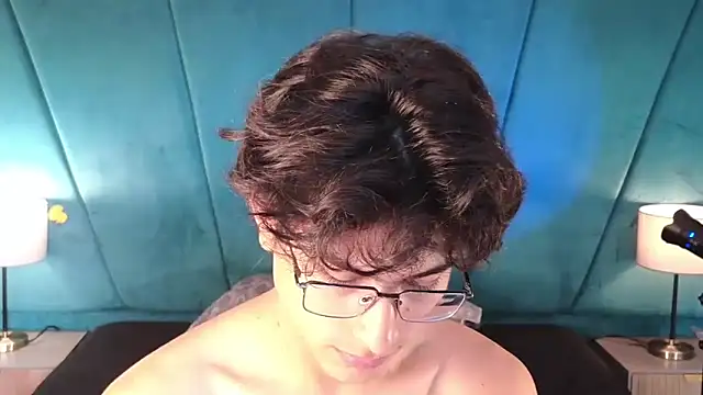 Aaron_Eze webcam