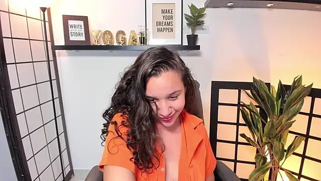 Ela_Maxwell_