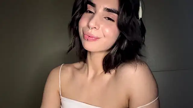 JessiaRuezga live cam on StripChat