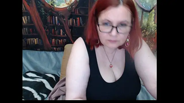 PlayfullMature webcam