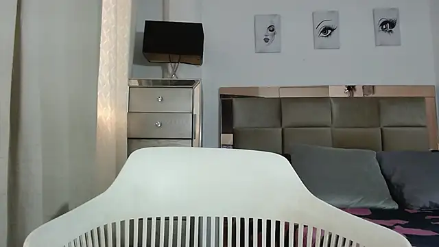 Tifannyss live cam on StripChat