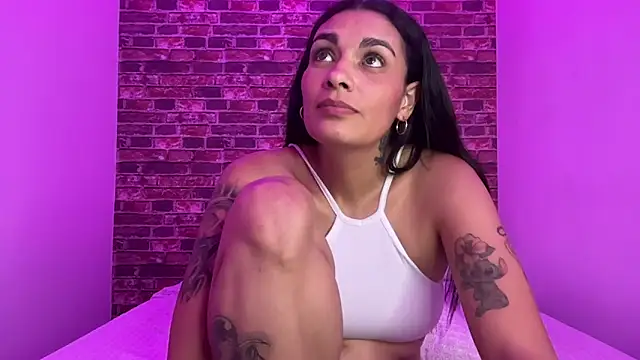 Skarlett_Kiss webcam