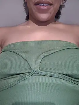Julia_Pretinha webcam