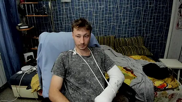 CuteBoy228 live cam on StripChat