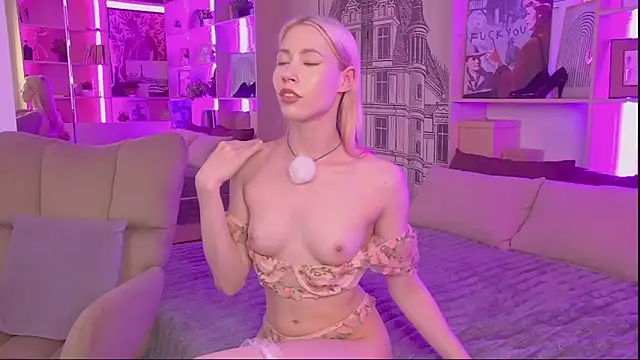 Lola_Gilbert webcam