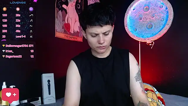girl_intense444